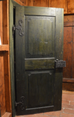 Rámové dveře se dvěmi vykrojenými výplněmi, Červeny Dvůr, zámek, barokní období