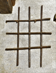 Provlékaná mříž, patrně barokní období