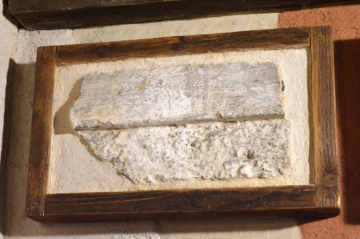 Omítka na přechodu hlazené a základní hrubé plochy, bývalá Pachnerova papírna, konec 18. století